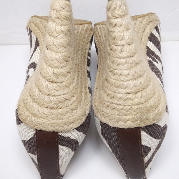 MICHAEL KORS Meg Ivory & Brown Zebra Canvas Gold Logo Jute Wedge Sandals LikeNew - Picture 5 of 8